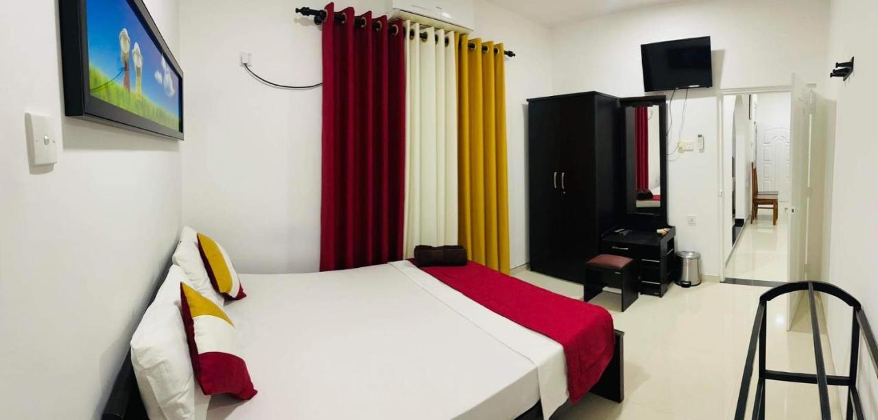Funwhales Rest House Negombo Ngoại thất bức ảnh