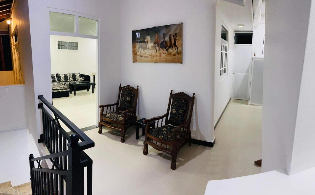 Funwhales Rest House Negombo Ngoại thất bức ảnh