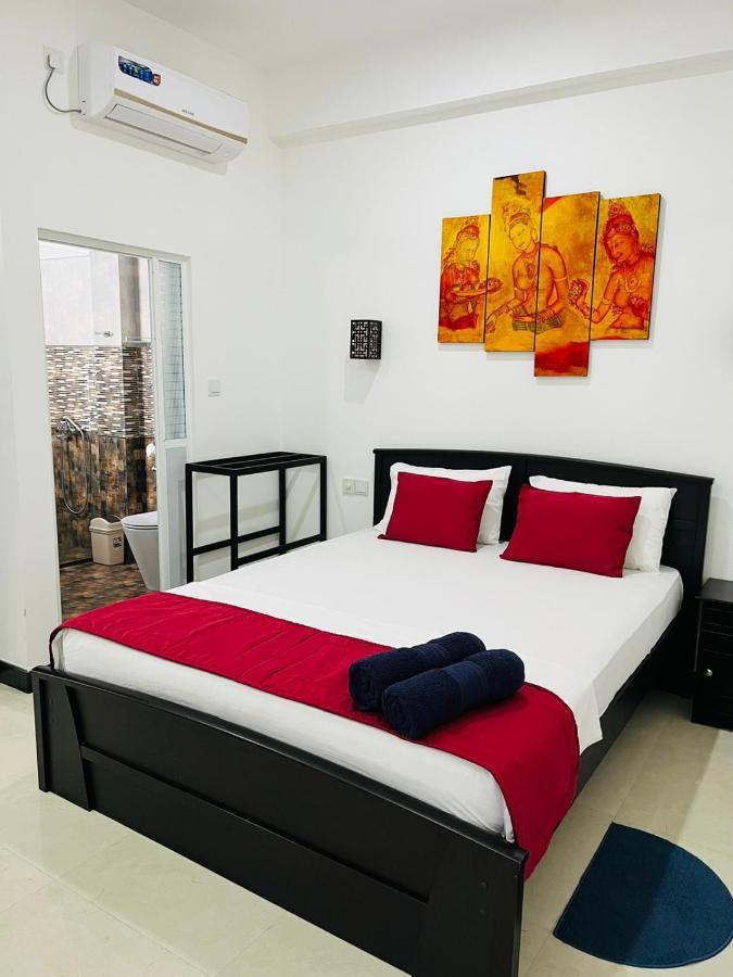 Funwhales Rest House Negombo Ngoại thất bức ảnh