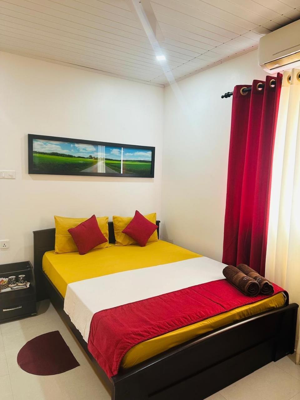 Funwhales Rest House Negombo Ngoại thất bức ảnh