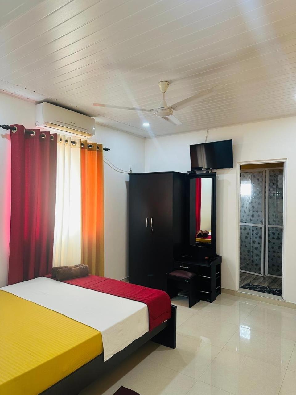 Funwhales Rest House Negombo Ngoại thất bức ảnh